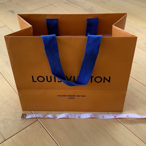 Authentic Louis Vuitton gift bag and wallet box (small) - Picture 8 of 9